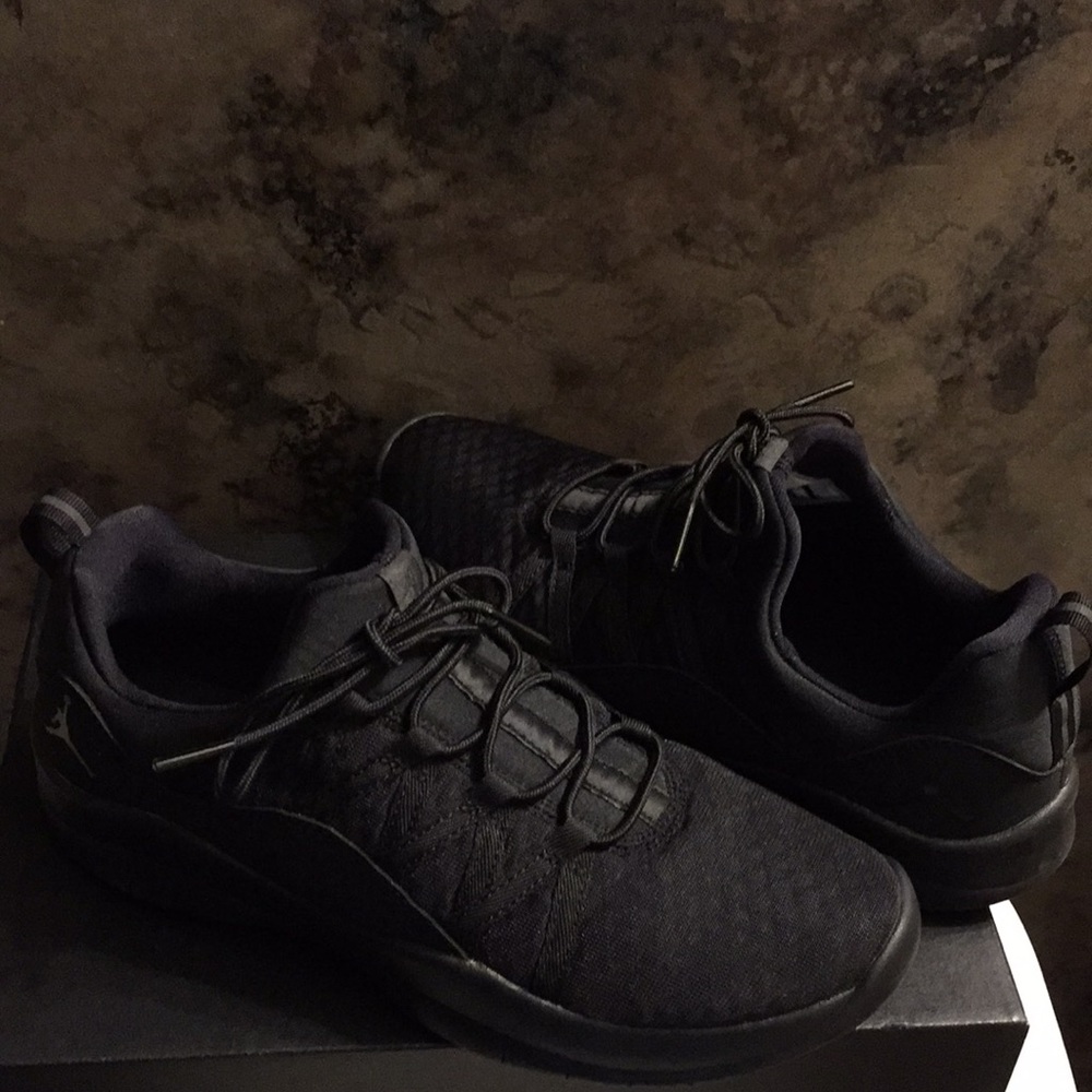 Shoes - Picture 2 of 4